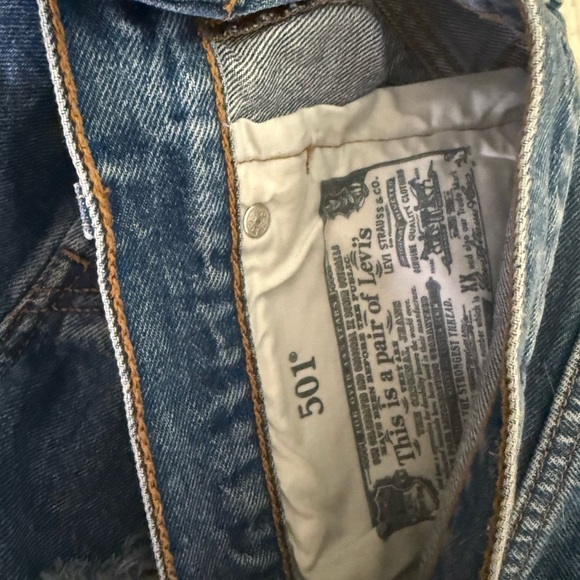 Levi's Blue Jean Shorts Distressed Cut-Off - Picture 5 of 7